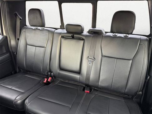 Used 2019 Ford F150 Lariat image 13