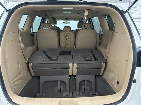 Used 2016 Kia Sedona LX w/ Option Group 020 FWD image 29