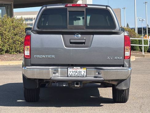 Used 2018 Nissan Frontier SV AWD/4WD image 8
