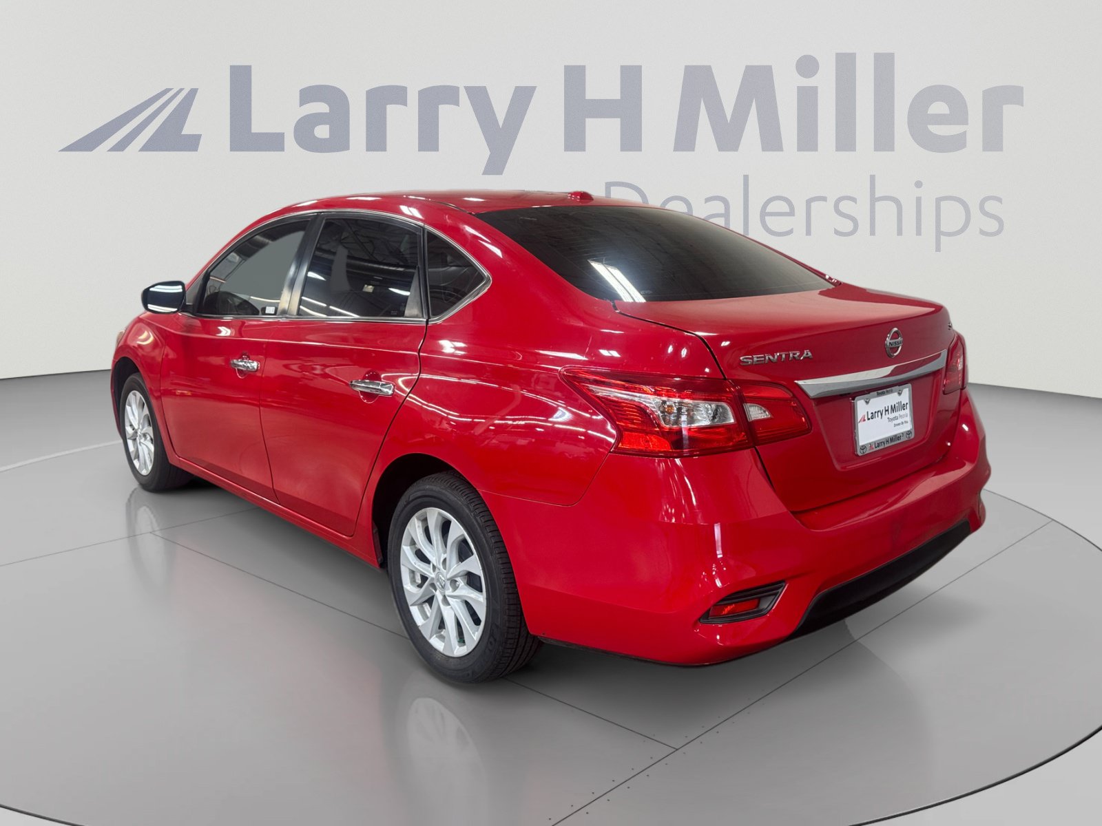 Used 2019 Nissan Sentra SV FWD image 3
