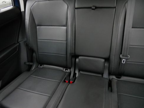 Certified 2020 Volkswagen Tiguan SE w/ Panoramic Sunroof Package image 12