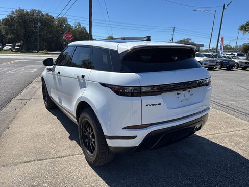 Used 2024 Land Rover Range Rover Evoque S image 3