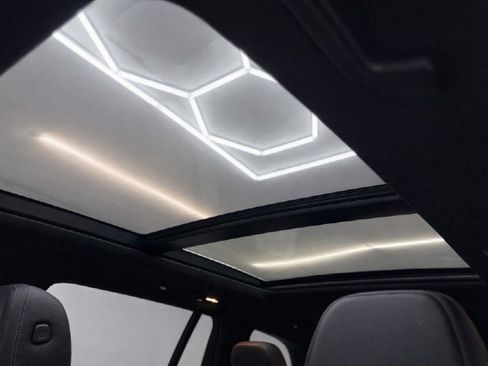 Used 2023 Mercedes-Benz GLS 450 4MATIC image 11