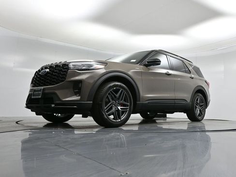 Used 2026 Ford Explorer ST-Line w/ ST-Line Street Pack RWD image 49