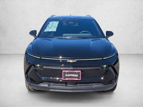 New 2026 Chevrolet Equinox EV LT image 2