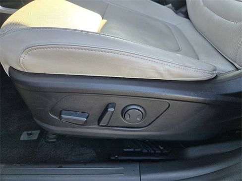 Used 2024 Hyundai Tucson Limited image 18