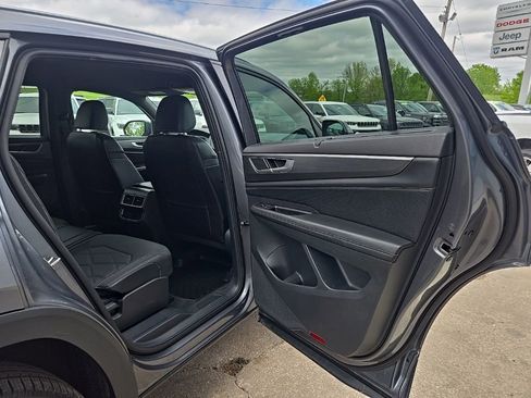 Used 2024 Volkswagen Atlas Cross Sport SE AWD/4WD image 75