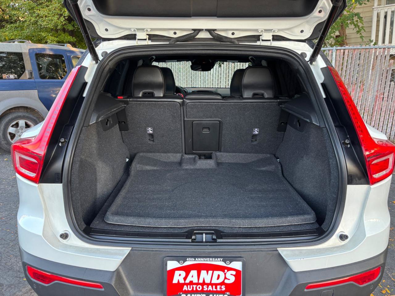 Used 2022 Volvo XC40 T5 R-Design AWD/4WD image 21
