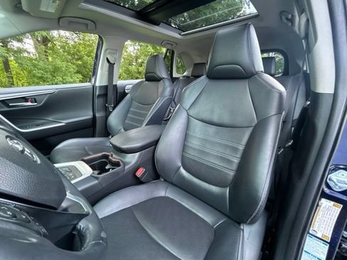 Used 2019 Toyota RAV4 Limited w/ Advanced Technology Package AWD/4WD image 23