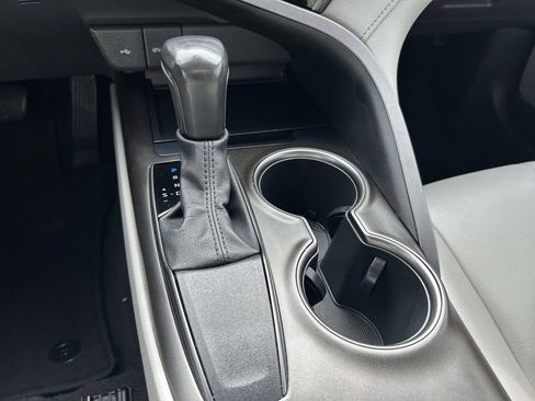 Used 2021 Toyota Camry SE FWD image 21