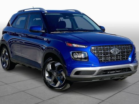 Certified 2025 Hyundai Venue SEL image 2