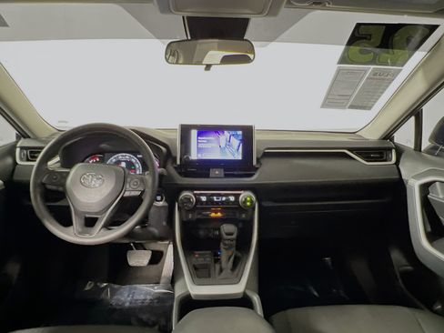 Used 2025 Toyota RAV4 XLE image 30