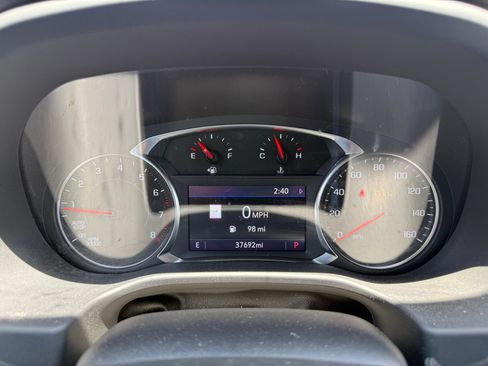 Used 2023 GMC Acadia SLE w/ Driver Convenience Package FWD image 6