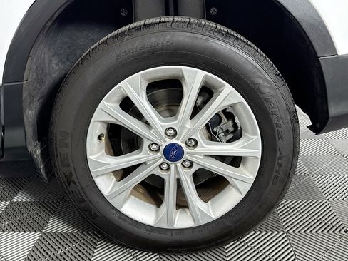 Used 2018 Ford Escape SE FWD image 35