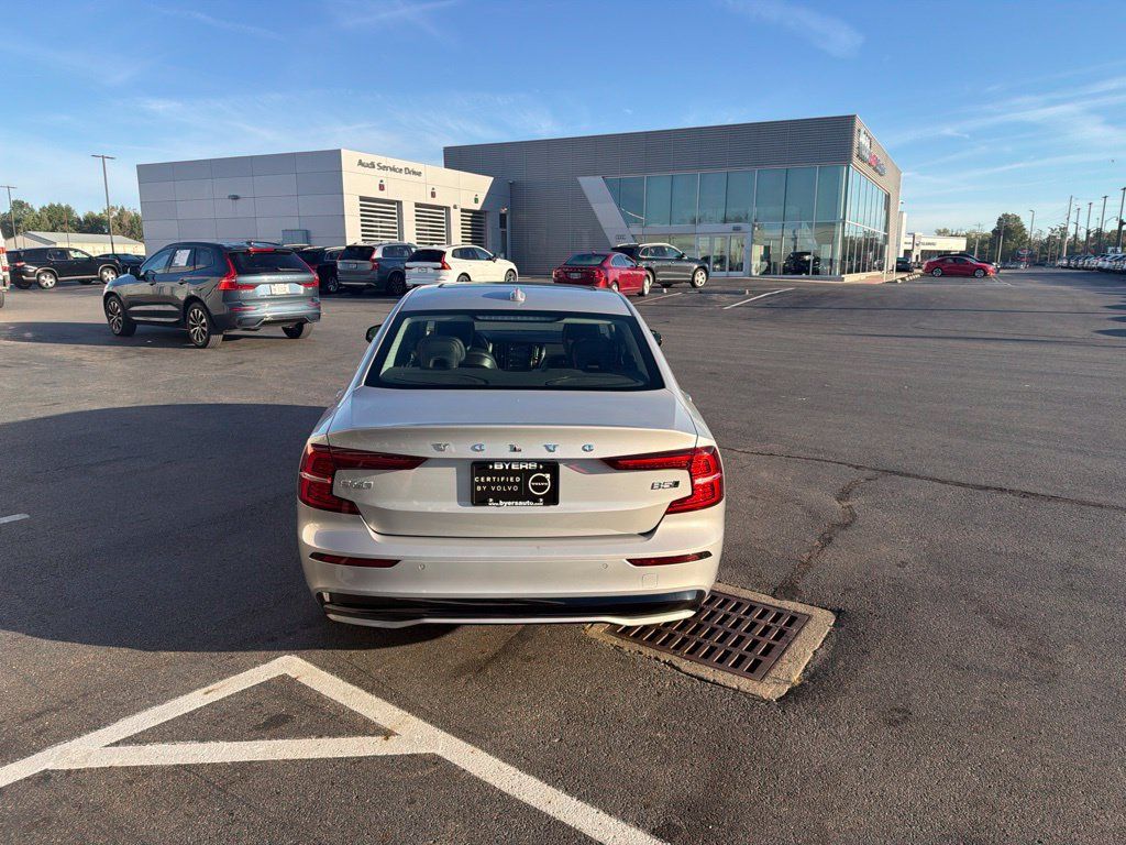 Certified 2024 Volvo S60 B5 Plus w/ Climate Package AWD/4WD image 5