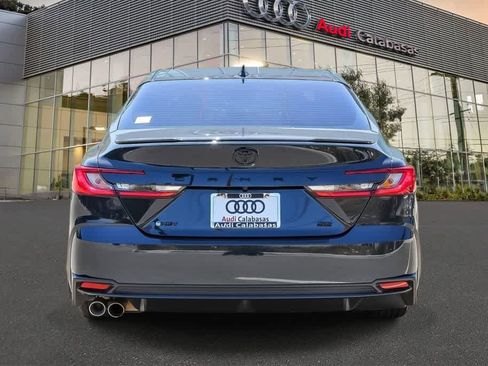 Used 2025 Toyota Camry SE w/ Convenience Package FWD image 3