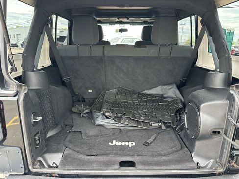 Used 2012 Jeep Wrangler Unlimited Sahara w/ Connectivity Group AWD/4WD image 9