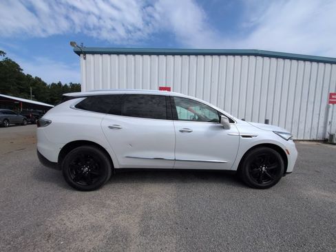 Used 2023 Buick Enclave Essence w/ Experience Buick Package AWD/4WD image 9