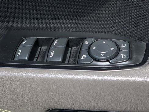 Used 2022 Chevrolet Silverado 1500 ZR2 AWD/4WD image 19