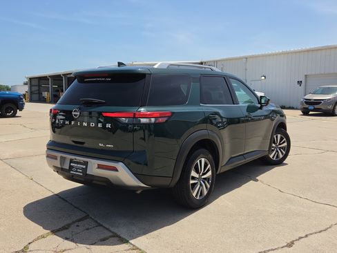 Used 2025 Nissan Pathfinder SL AWD/4WD image 5