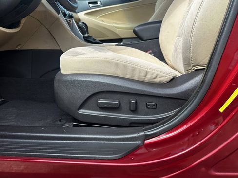 Used 2013 Hyundai Sonata GLS w/ Popular Equipment Pkg FWD image 9