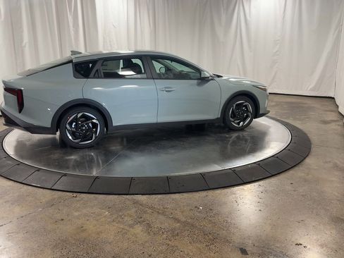Certified 2025 Kia K4 EX image 9