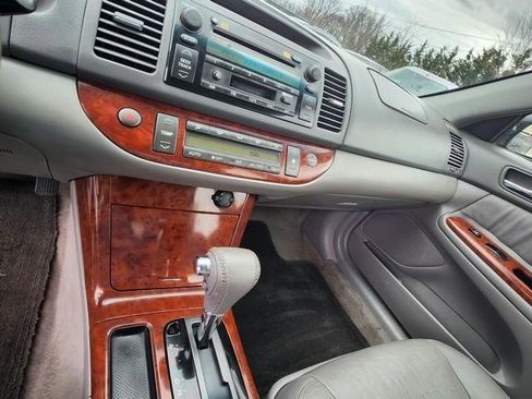 Used 2005 Toyota Camry LE image 14