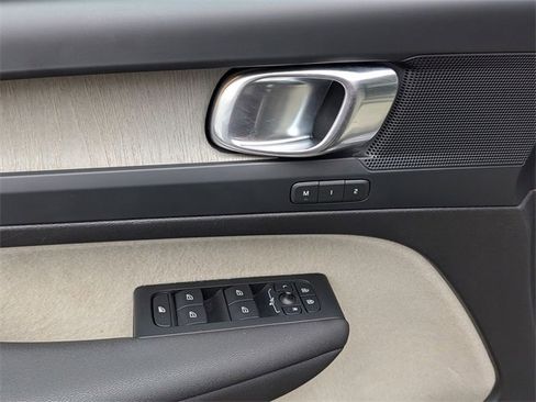 Certified 2023 Volvo XC40 B5 Plus w/ Protection Package Premier image 24