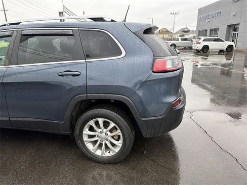Used 2019 Jeep Cherokee Latitude w/ Popular Appearance Group image 7