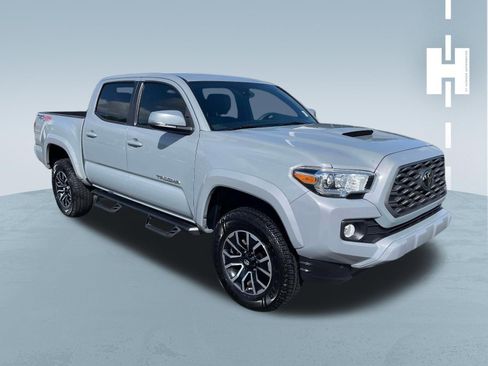 Used 2021 Toyota Tacoma TRD Sport image 2