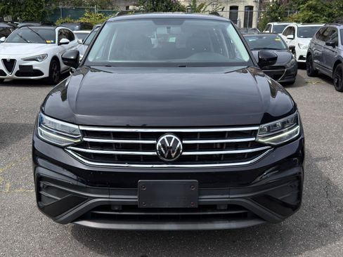 Used 2022 Volkswagen Tiguan S image 2