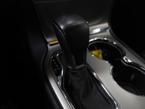 Used 2018 Jeep Grand Cherokee Overland image 25