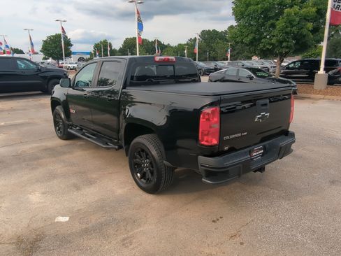 Used 2017 Chevrolet Colorado Z71 w/ Z71 Midnight Edition AWD/4WD image 6