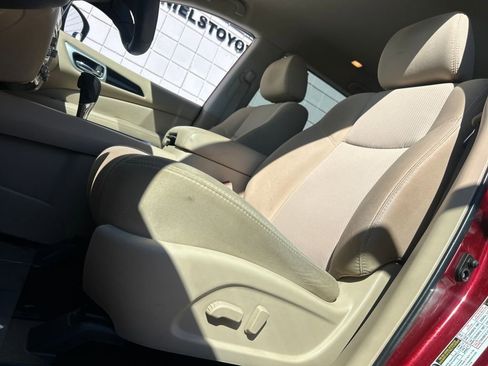 Used 2018 Nissan Pathfinder SV w/ SV All Weather Package image 10