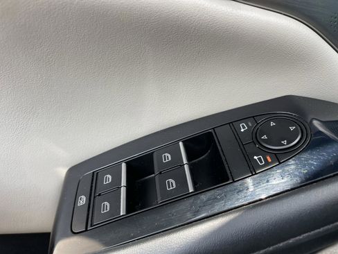 Used 2019 MAZDA MAZDA3 Sedan w/ Preferred Package image 17