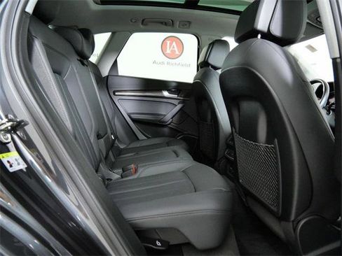 Used 2020 Audi Q5 e Premium Plus w/ Premium Plus Package image 13