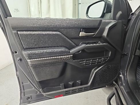 Certified 2025 Toyota Tacoma TRD Off-Road AWD/4WD image 12