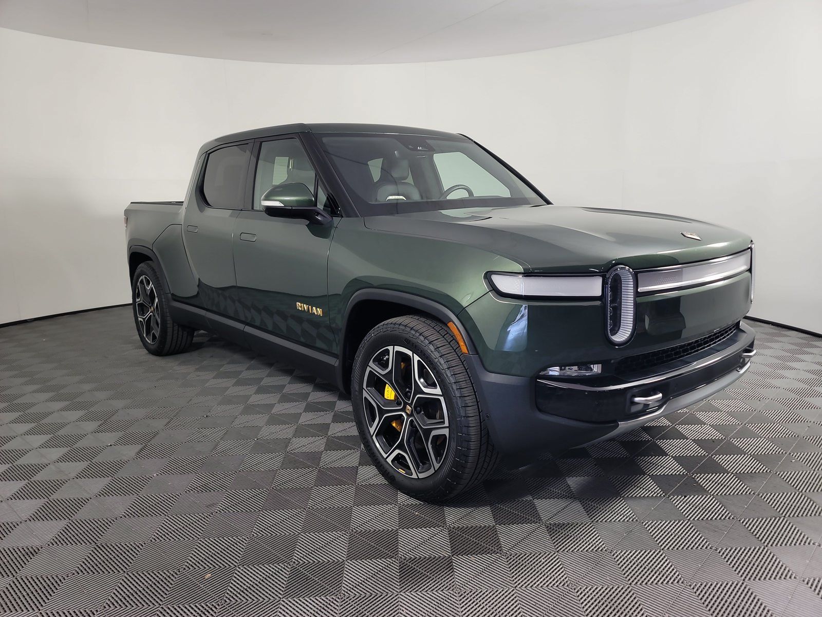 Used 2023 Rivian R1T Launch Edition AWD/4WD image 7