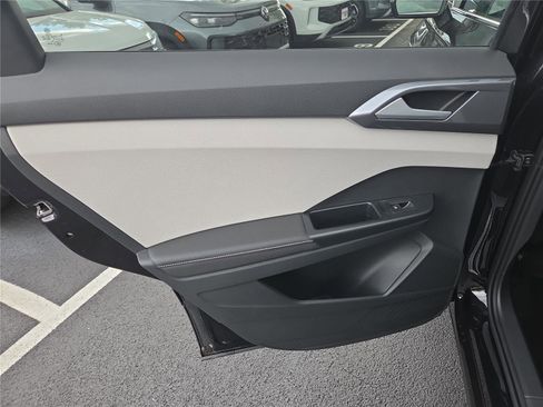 New 2025 Volkswagen Taos SEL image 25