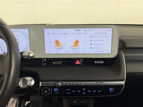 Used 2024 Hyundai Ioniq 5 Limited image 24