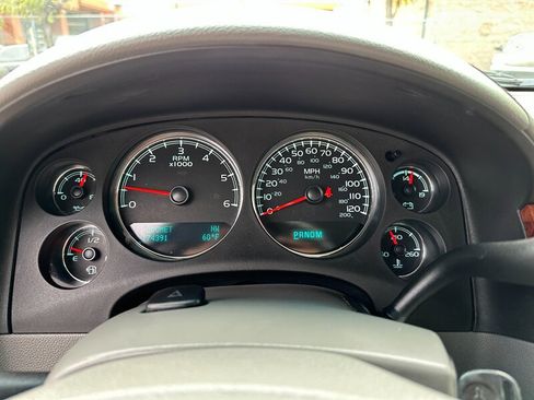 Used 2012 Chevrolet Suburban LT w/ Luxury Package image 18