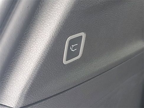 New 2026 Chrysler Pacifica Select image 8