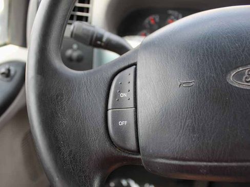Used 2001 Ford F250 Lariat RWD image 16