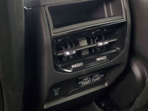 Used 2024 Jeep Grand Cherokee Altitude image 31