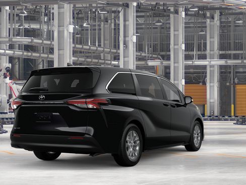 New 2026 Toyota Sienna LE AWD/4WD image 9
