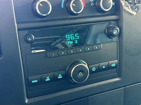 Used 2009 Chevrolet Express 2500 RWD image 14