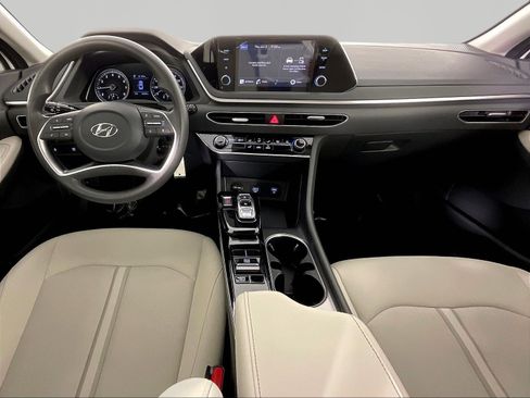 Used 2022 Hyundai Sonata SE w/ Cargo Package FWD image 7