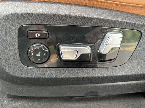 Used 2024 BMW X5 xDrive40i w/ M Sport Package AWD/4WD image 29