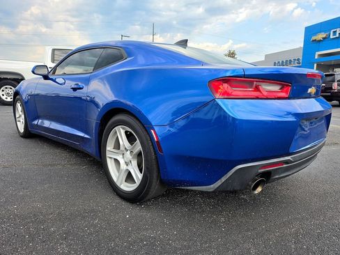 Used 2017 Chevrolet Camaro LT RWD image 4
