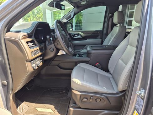 Used 2022 Chevrolet Tahoe Z71 w/ Z71 Off-Road Package AWD/4WD image 15